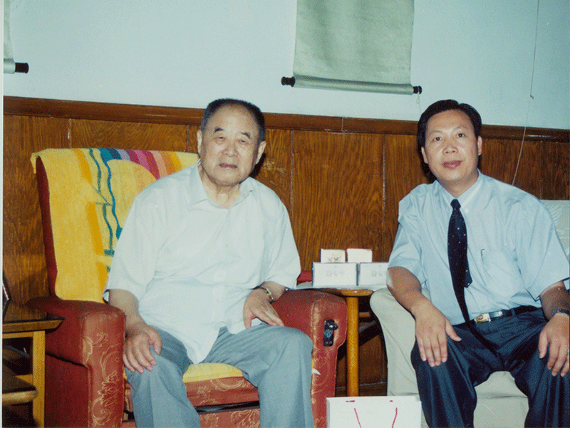 前中共中央副主席、政治局常委-李德生合影